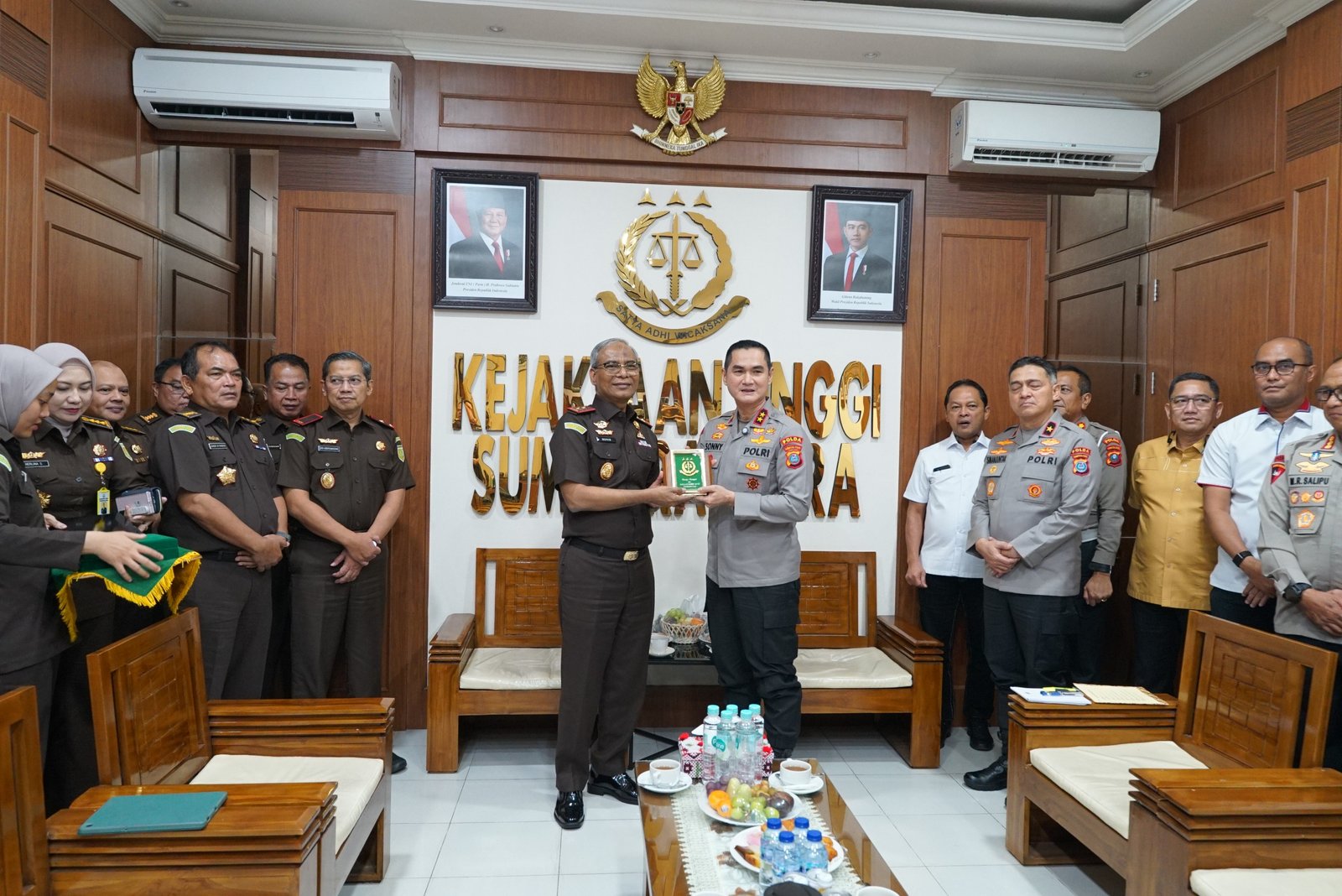 SILATURAHMI UNTUK KOLABORASI DAN SINERGITAS KAPOLDA IRJEN POL SONY KUNJUNGI KEJAKSAAN TINGGI SUMATERA UTARA
